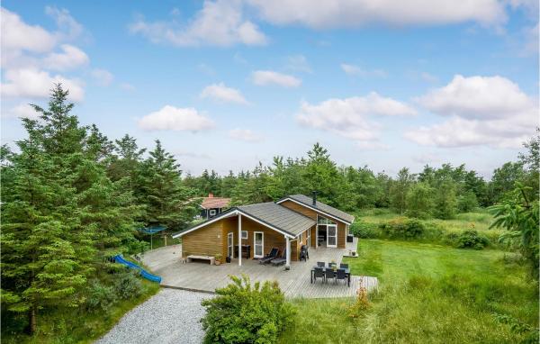 A la foto es mostra l'objecte Cozy Home In Ålbæk With Kitchen situat a la ciutat de Ålbæk.