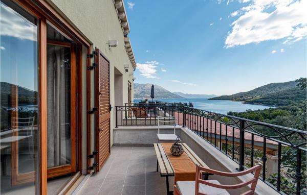 Na fotografii je vidět objekt Amazing Apartment In Kneze With Wifi nacházející se ve městě Pupnat.