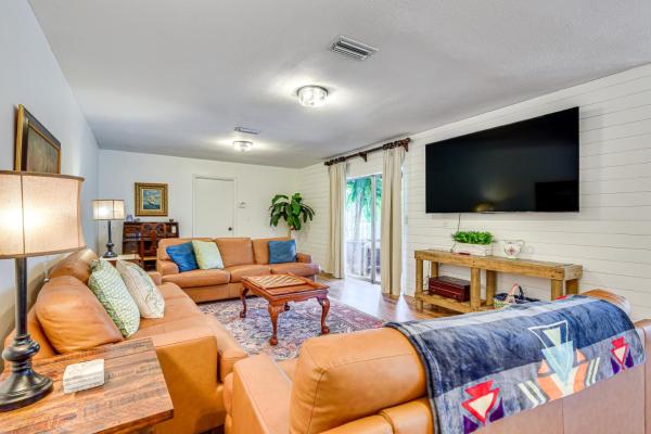 Na zdjęciu widoczny jest obiekt 6 Mi to Beaches: Modern Bradenton Getaway! położony w mieście Bradenton.