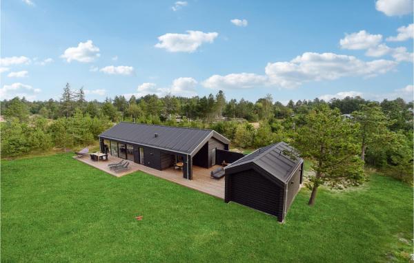 A la foto es mostra l'objecte 4 Bedroom Stunning Home In Strandby situat a la ciutat de Strandby.