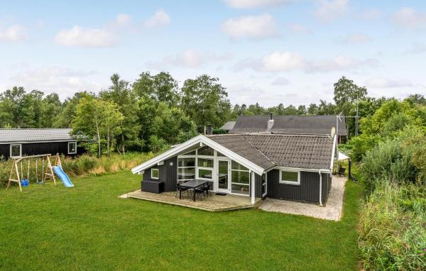 Na fotografii je vidět objekt Nice Home In Hadsund With Sauna nacházející se ve městě Als.