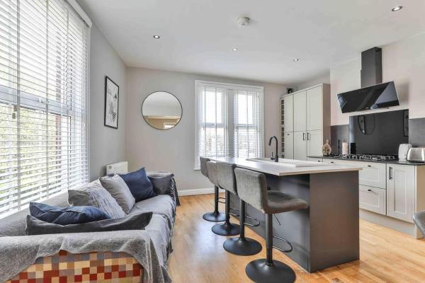 Bilde 9: Stylish & Spacious 3 Bed Apartment with Parking