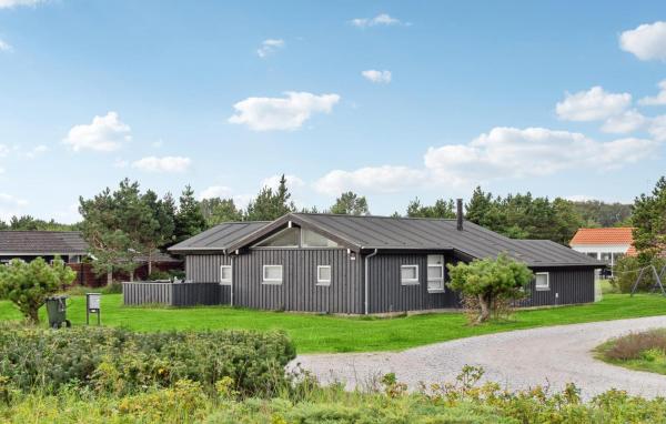 A la foto es mostra l'objecte Stunning Home In Glesborg With Kitchen situat a la ciutat de Glesborg.