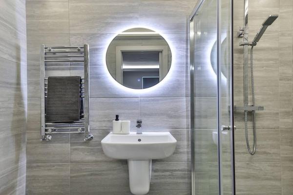 Фотография 6: Spacious, Modern 2 Bed Apartment With Ensuites
