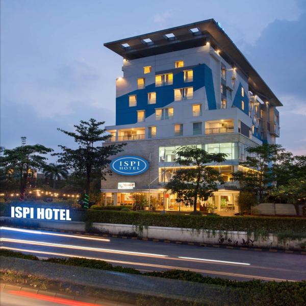 写真にはJangkar市にあるIspi Hotel Cikarang Festivalが写っています。