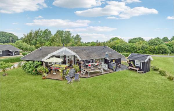 På billedet ses objektet Holiday Home Løjtnantvænget Rudkøbing V beliggende i byen Spodsbjerg.