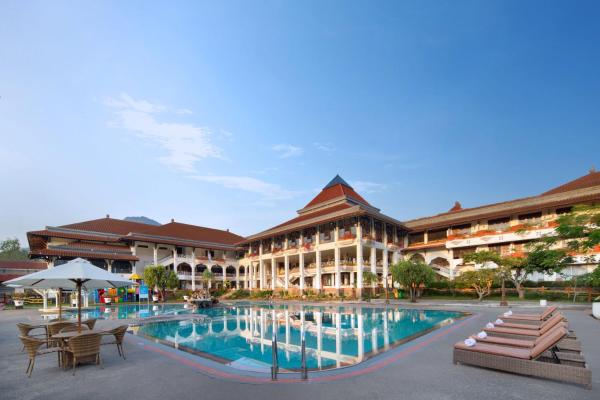 På billedet ses objektet Royal Hotel and Villa Batu beliggende i byen Batu.