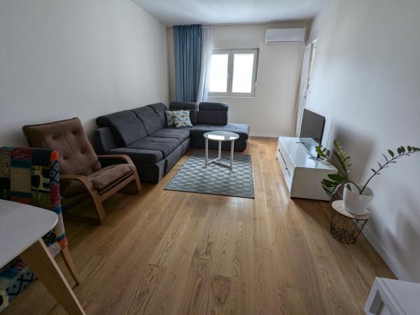 Nella foto è visibile l'oggetto Elza apartman situato nella città di Bar.