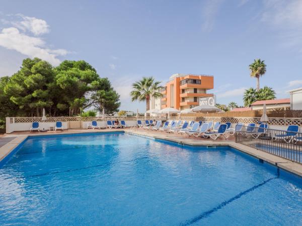 A la foto es mostra l'objecte Hotel Santa Maria Playa situat a la ciutat de Cala Millor.
