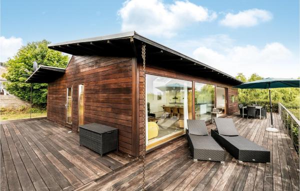 A la foto es mostra l'objecte Awesome Home In Allinge situat a la ciutat de Allinge.