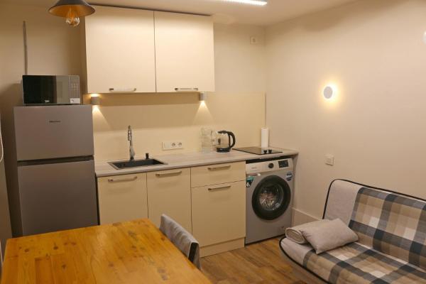 På bildet vises objektet Green Zyland Apartment 2 som ligger i byen Ch'ak'vist'avi.