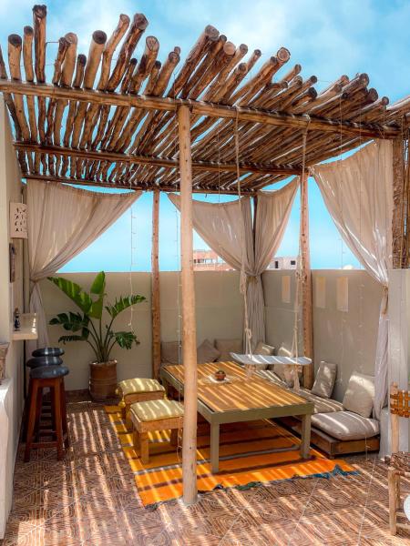 A la foto es mostra l'objecte Desart Hostel situat a la ciutat de Agadir.