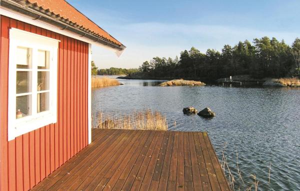 Na zdjęciu widoczny jest obiekt 2 Bedroom Stunning Home In Gunnebo położony w mieście Kråkemåla.