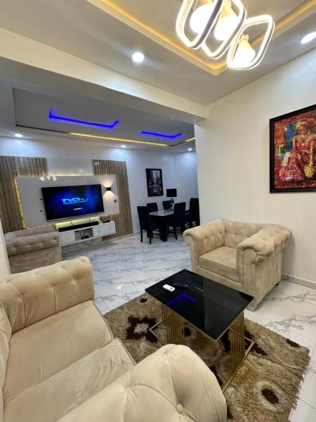 A la foto es mostra l'objecte Exotic 2Bedroom duplex in Ogudu, 15 mins to the Airport situat a la ciutat de Lagos.