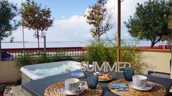 写真にはアルゲーロ市にあるAl 33 - Luxury Apartmentが写っています。