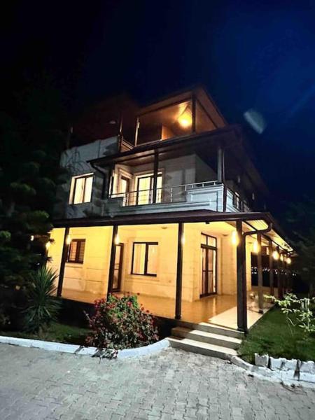 The photo shows the Fantastic 3 Bedroom Holiday Home in Arsuz located in the city of İskenderun.