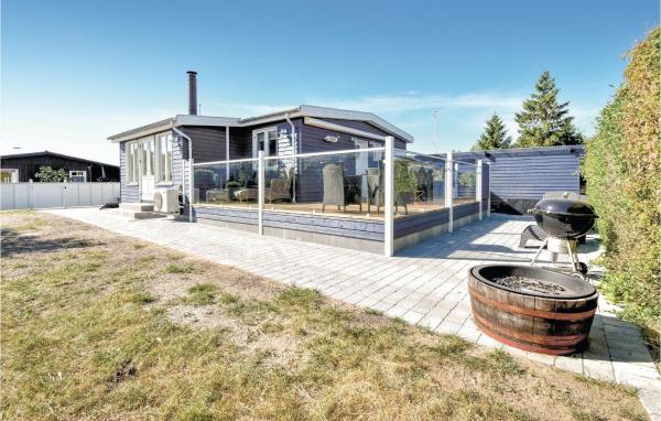 På billedet ses objektet Three-Bedroom Holiday Home In Nyborg beliggende i byen Nyborg.