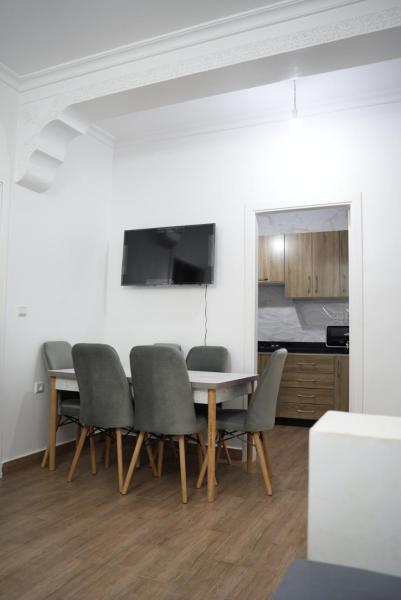 写真にはEl Maassem市にあるApartamentos Bourjaが写っています。