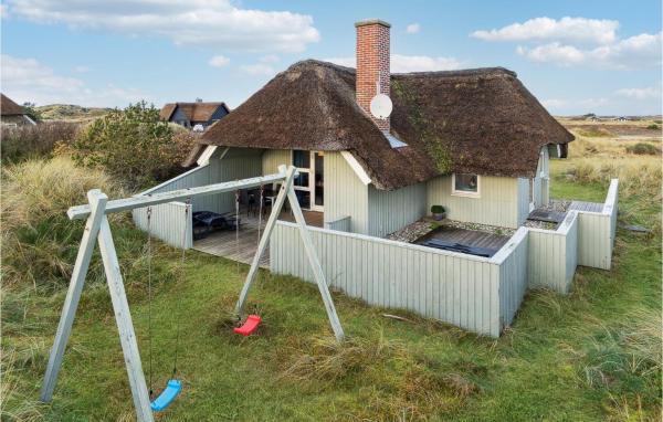 A la foto es mostra l'objecte Holiday Home Sydslugen Blåvand V situat a la ciutat de Blåvand.