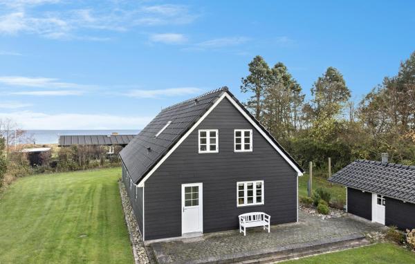 A la foto es mostra l'objecte Awesome Home In Humble With Wifi situat a la ciutat de Humble.