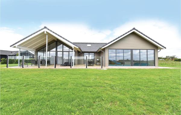 A la foto es mostra l'objecte Beautiful Home In Otterup With Sauna situat a la ciutat de Otterup.