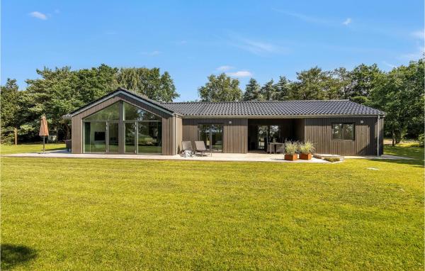 Nella foto è visibile l'oggetto 4 Bedroom Cozy Home In Spøttrup situato nella città di Knud.