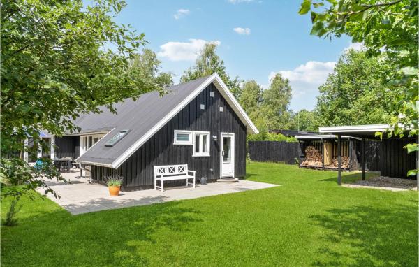 Na zdjęciu widoczny jest obiekt Beautiful Home In Højby With Wifi położony w mieście Højby.