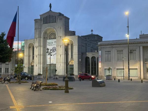 写真にはコンセプシオン市にあるGigante, céntrico y cómodoが写っています。