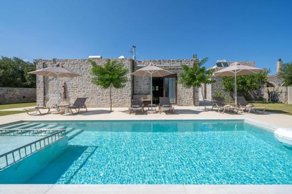 A la foto es mostra l'objecte Villa Liatiko with private pool situat a la ciutat de Angouselianá.