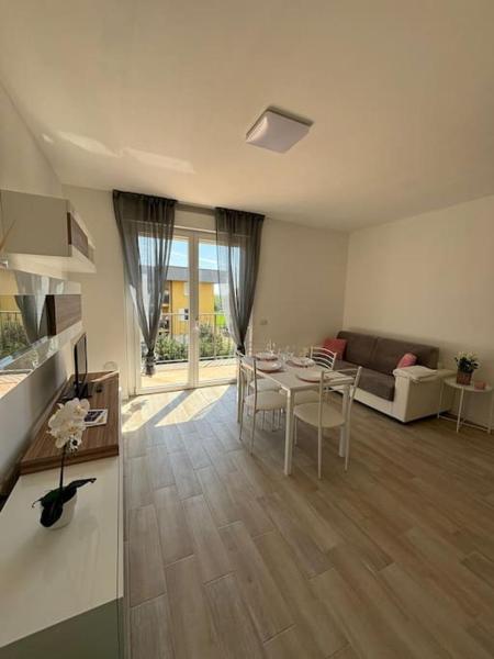 På bildet vises objektet Appartamento vicino a Como som ligger i byen Locate Varesino.