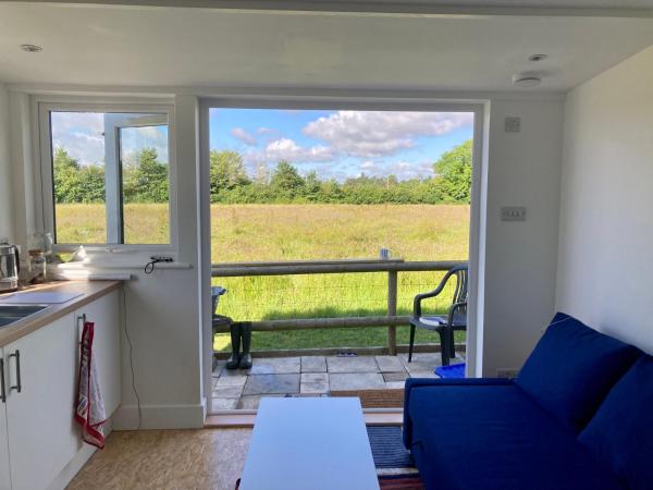 April Cottage Meadow Studio - Dorset