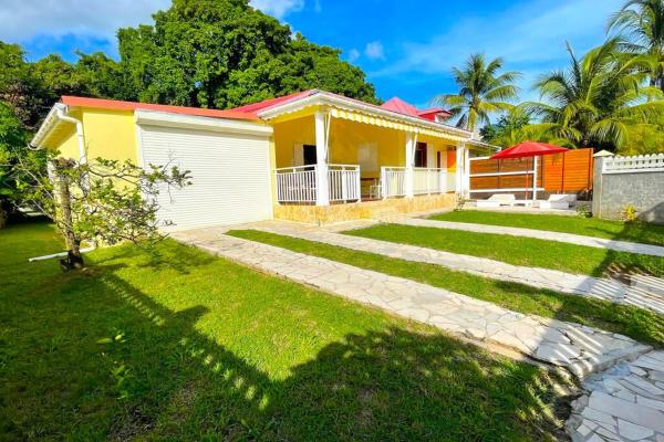 写真にはポワント・ノワール市にあるLe Carambole de JosyHouse - piscine et plage à 2mnが写っています。