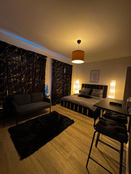 Elegant Escape 2, Bucarest