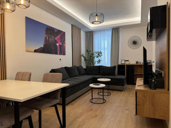 A la foto es mostra l'objecte Korzo XL situat a la ciutat de Rijeka.
