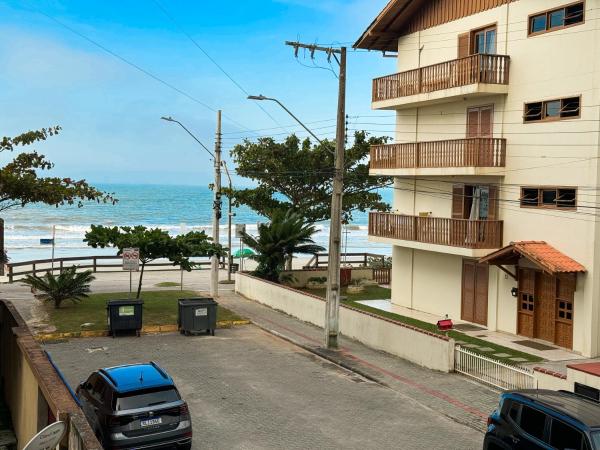 A la foto es mostra l'objecte PÉ NA AREIA 30 passos do mar Apto 102 situat a la ciutat de Itapema.