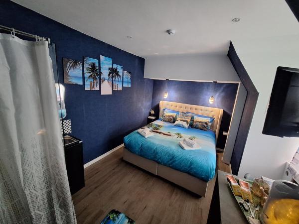 The photo shows the Waregem Hotel A located in the city of Waregem.