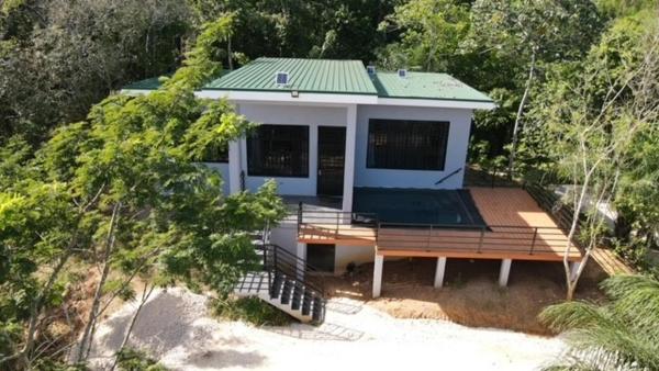 Nella foto è visibile l'oggetto Jennys Villa situato nella città di Santa Elena.
