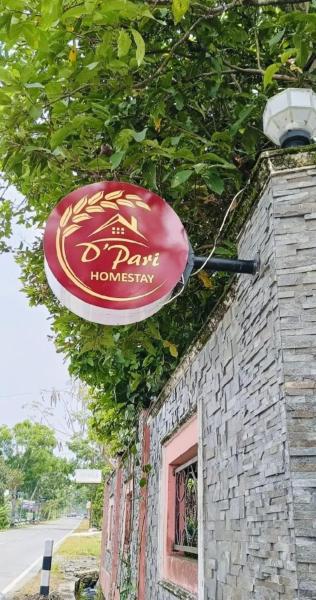 写真にはMuntilan市にあるD'Pari Homestay Magelangが写っています。
