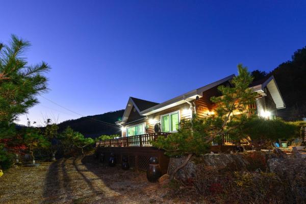 A la foto es mostra l'objecte Samaksan Pension situat a la ciutat de Chuncheon.