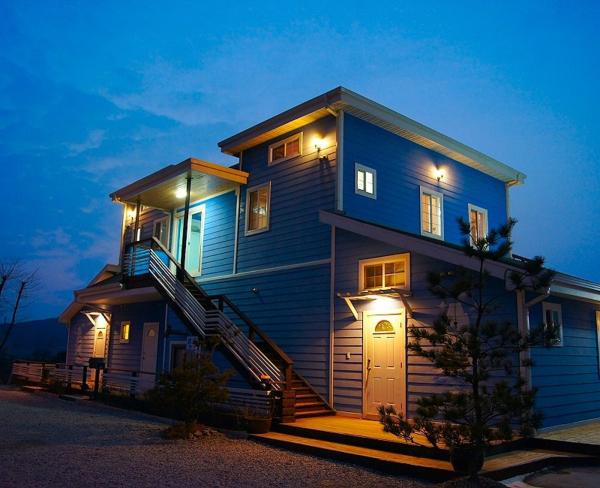 Auf dem Foto ist das Objekt Buan Beulrupensyeon in der Stadt Chisŏ-ri zu sehen.