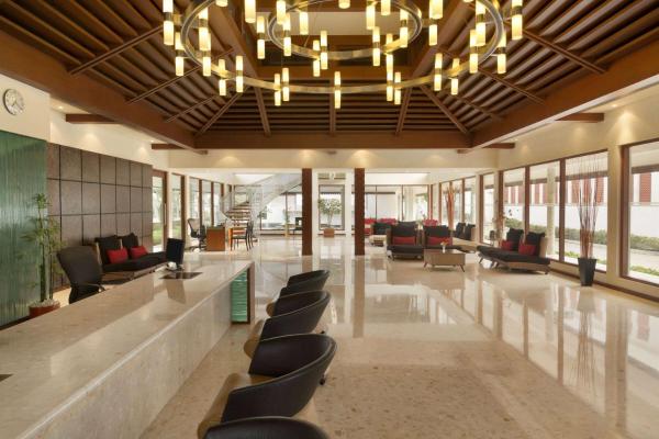 Op de foto is het object Ramada Resort by Wyndham Kochi te zien, gelegen in de stad kumbalam.