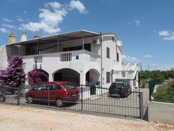 A la foto es mostra l'objecte Apartments Marijan situat a la ciutat de Drage.