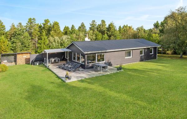 På bildet vises objektet Holiday Home Jerup With Fireplace I som ligger i byen Jerup.