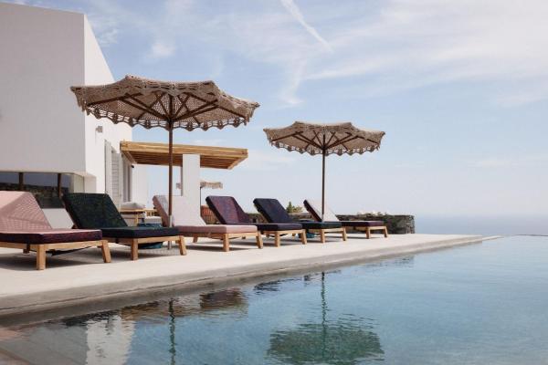 En la foto se muestra el objeto Villa Nites in Syros ubicado en la ciudad de Liaropá.