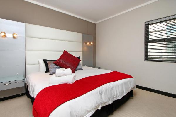 Billede 7: Full power, Central, walk to Restaurants & Waterfront, Pool & AC