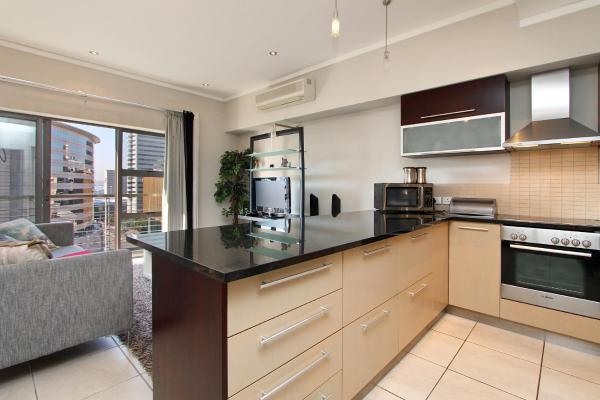 Billede 6: Full power, Central, walk to Restaurants & Waterfront, Pool & AC