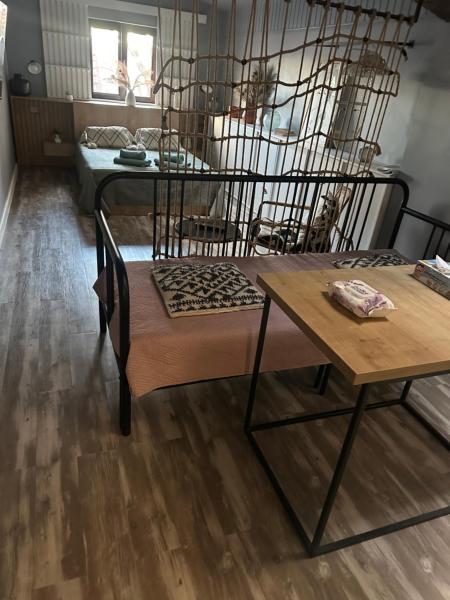 A la foto es mostra l'objecte Marvellous Attic Studio in the Old Town situat a la ciutat de Bucarest.