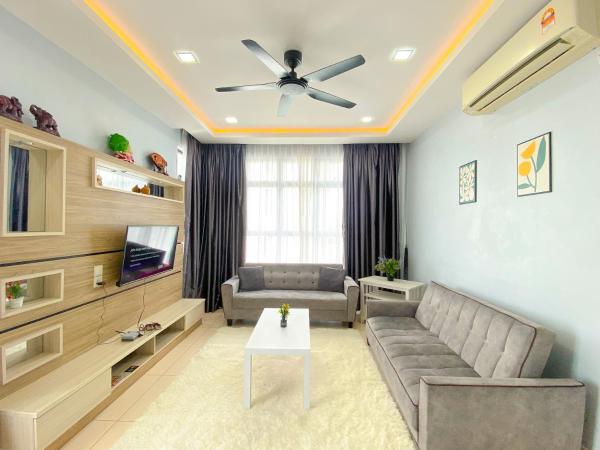 3R2B in Skudai, 10min to Sutera,Paradigm,UTM l 6-9pax