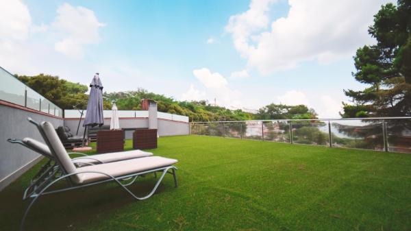 På billedet ses objektet SeaHomes Vacations - Villa Serenity Cala Canyelles beliggende i byen Lloret de Mar.