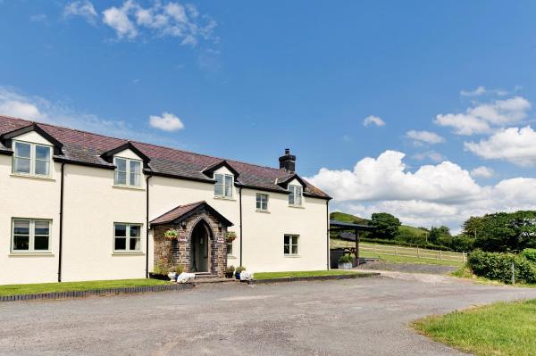 A la foto es mostra l'objecte Finest Retreats - The Welsh Farmhouse situat a la ciutat de Aberystwyth.
